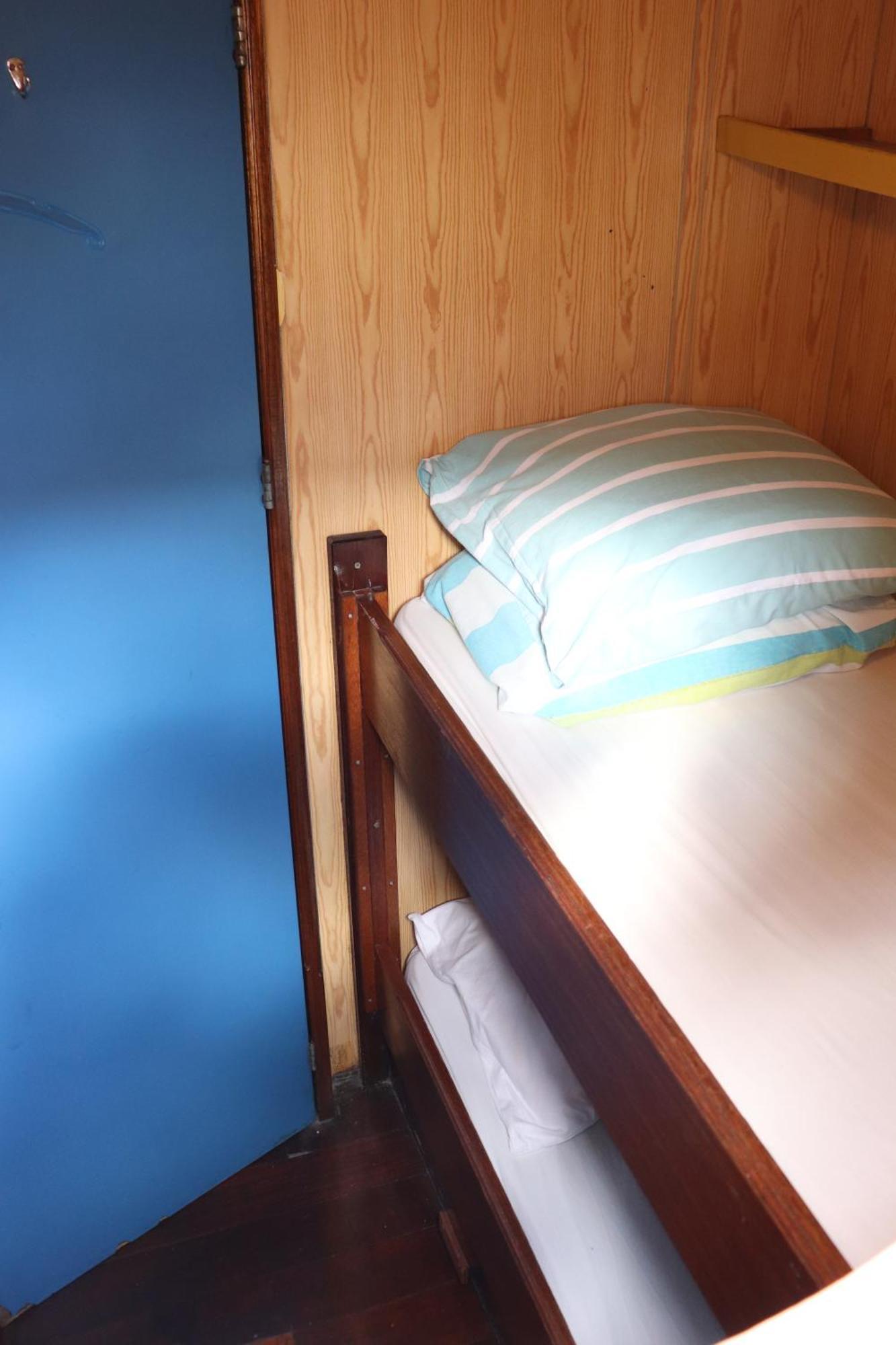 Intersail Hostel - Avontuur Amsterdam Eksteriør bilde