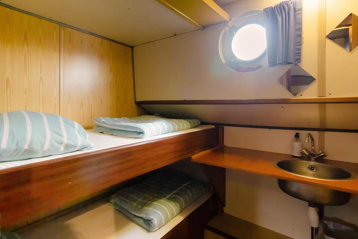Intersail Hostel - Avontuur Amsterdam Eksteriør bilde