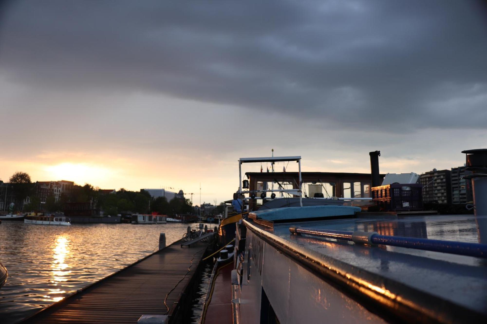 Intersail Hostel - Avontuur Amsterdam Eksteriør bilde