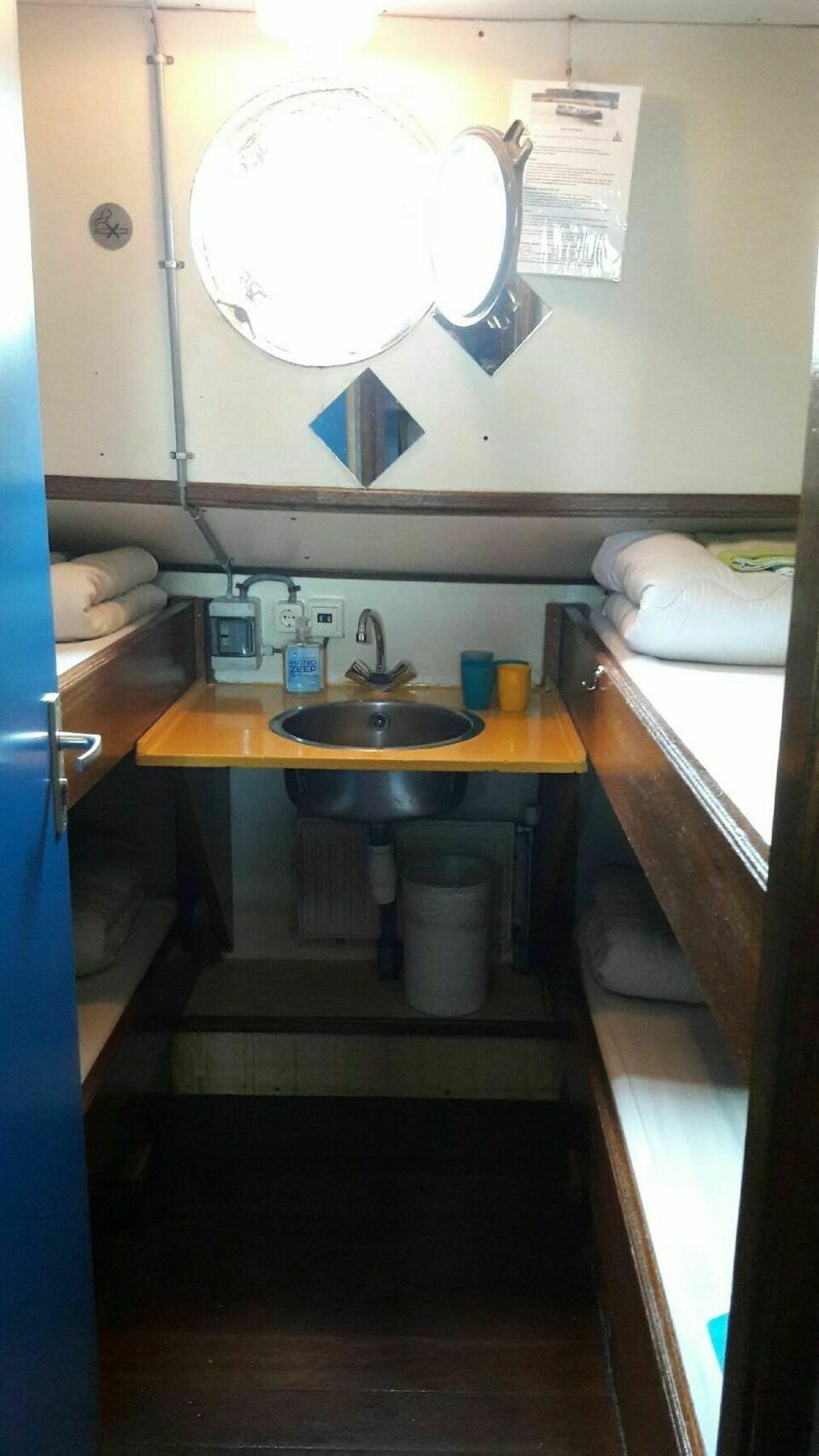 Intersail Hostel - Avontuur Amsterdam Eksteriør bilde