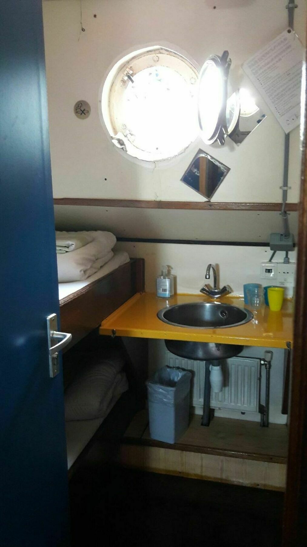 Intersail Hostel - Avontuur Amsterdam Eksteriør bilde